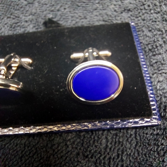 Stunning Set of Blue Cufflinks with a Bucking Bull Hallmark - Picture 1 of 5